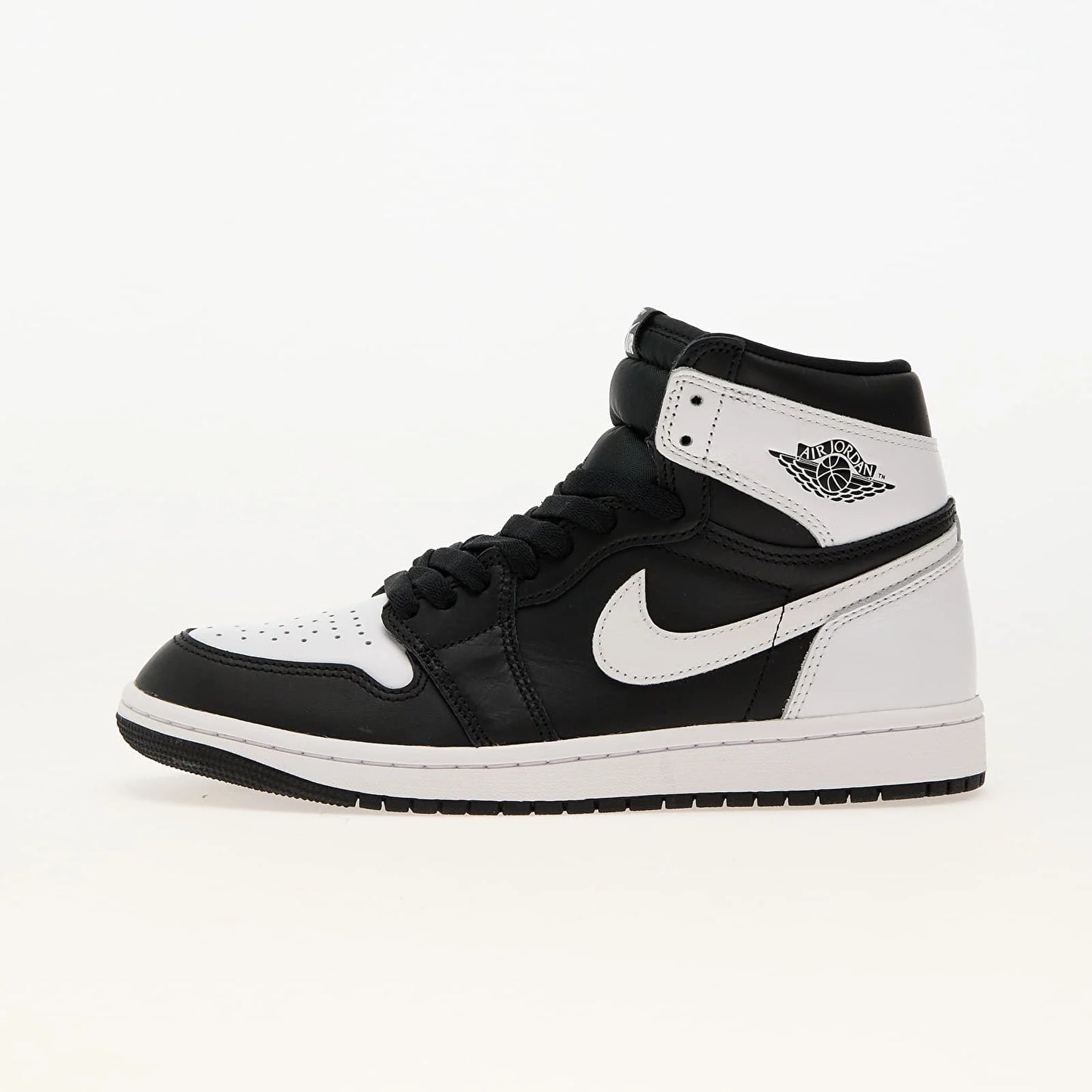 Air Jordan 1 Retro High OG "Black & White"