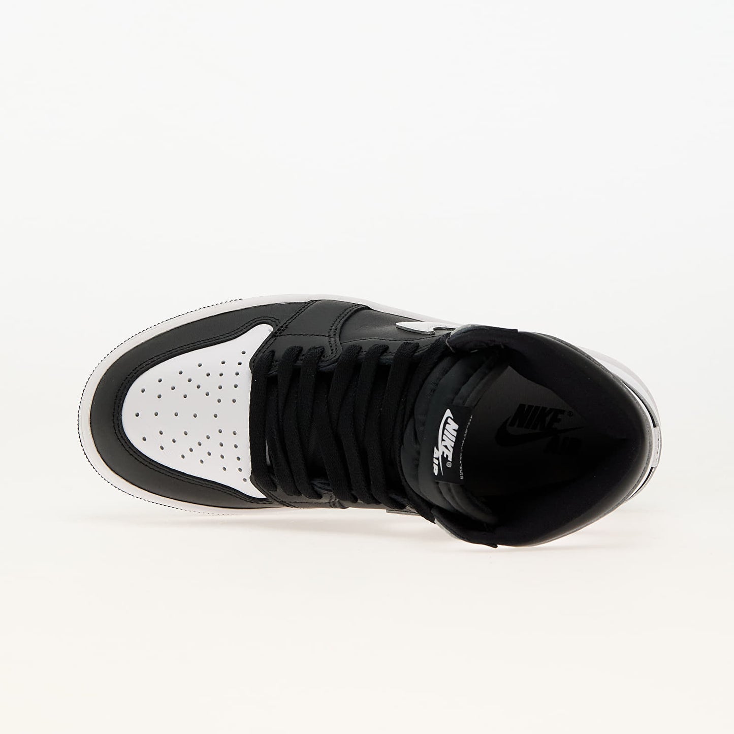 Air Jordan 1 Retro High OG "Black & White"