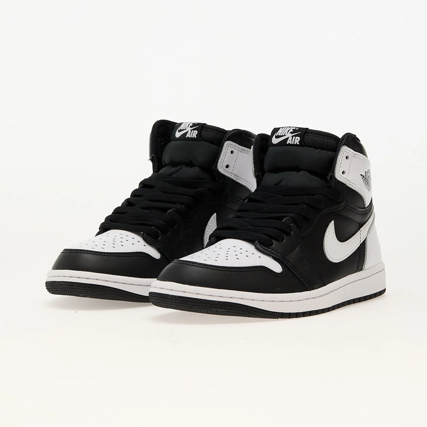 Air Jordan 1 Retro High OG "Black & White"