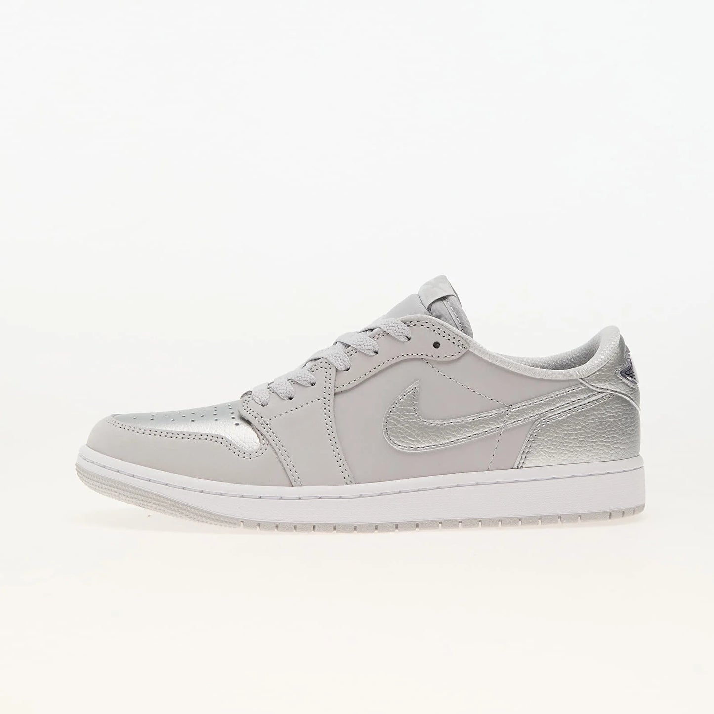 Air Jordan 1 Low OG "Silver"