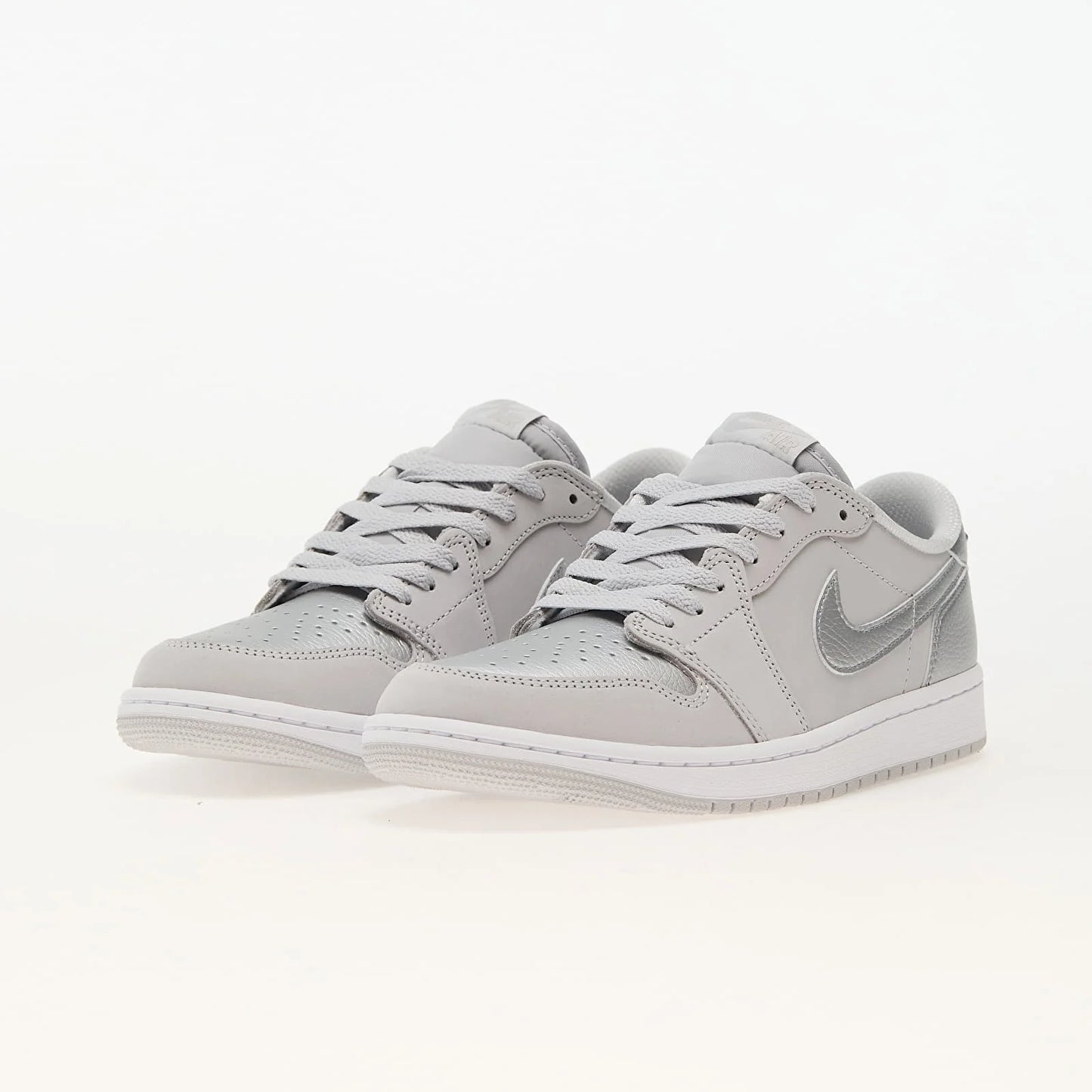 Air Jordan 1 Low OG "Silver"